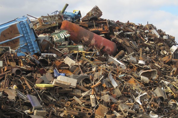 If you manage to make use of this pile of scrap and integrate it into something technologically advanced, it would probably look Orky.